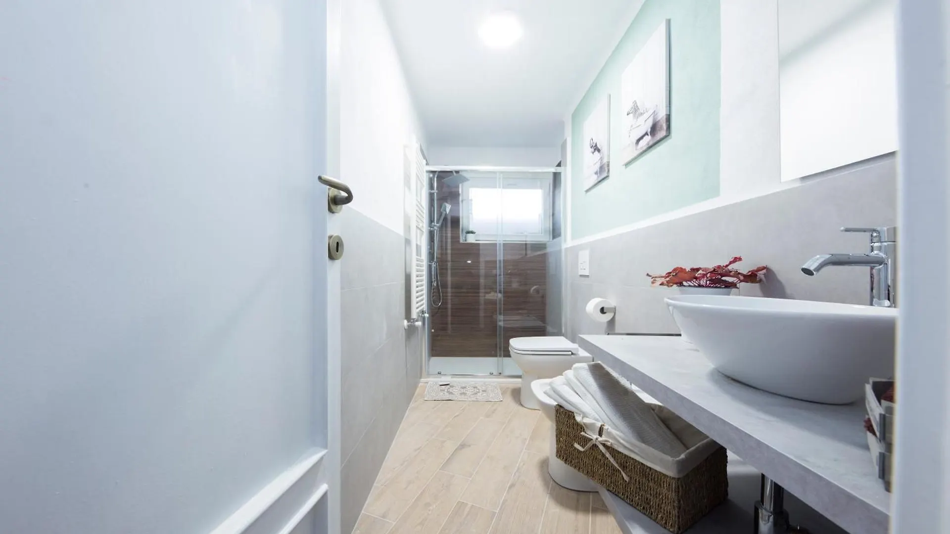 Apartment Castelletto - Appartamento+P. Auto : La Funicolare Genoa