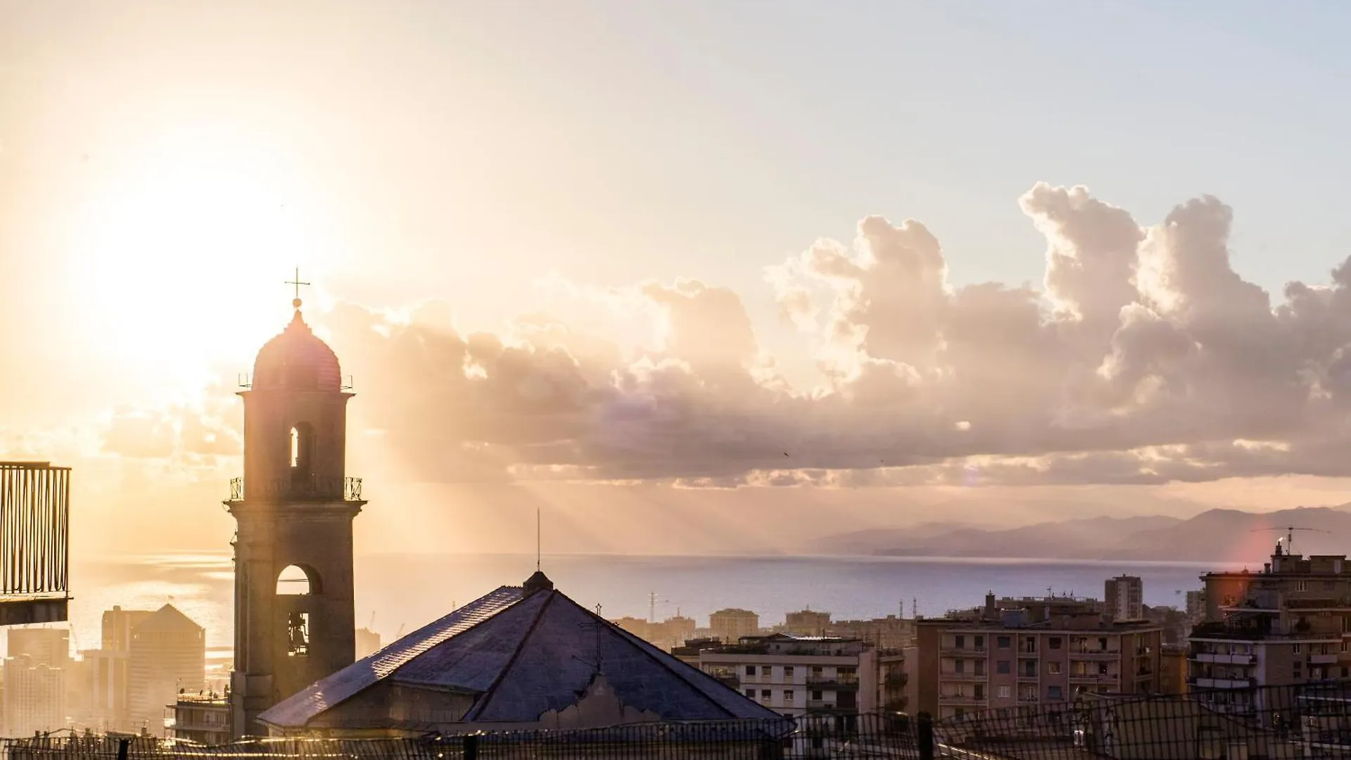 Apartment Castelletto - Appartamento+P. Auto : La Funicolare Genoa Italy